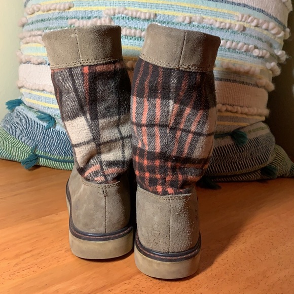 Wolverine Flannel and Suede Boots - Picture 3 of 6
